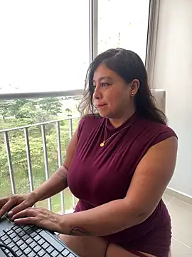 Snapshot of MrsFoucher chatting on February 20, 2025, 12:47 pm MrsFoucher online show from February 20, 2025, 12:47 pm