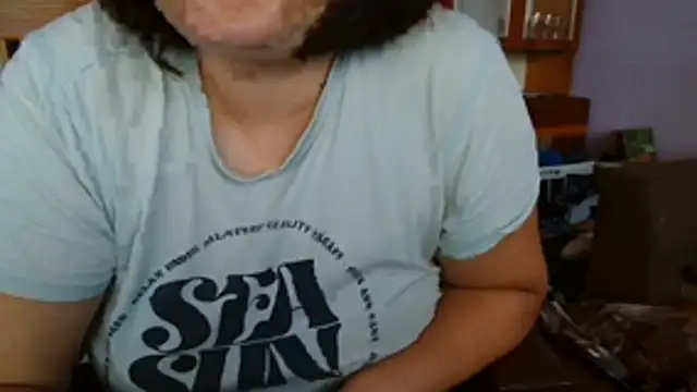 Lucinka1 online show from July 18, 2026, 5:21 pm