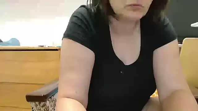 Lucinka1 online show from July 5, 2026, 10:27 pm