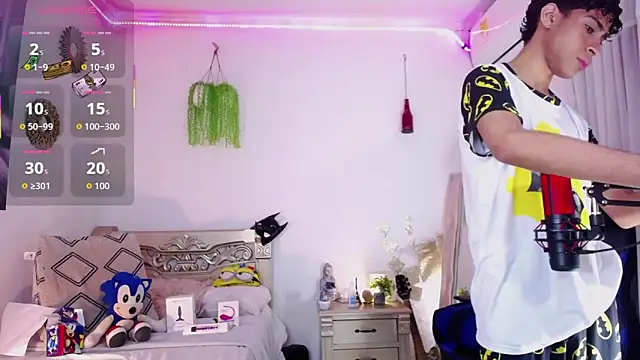 huge armound online show from April 12, 2026, 5:54 am