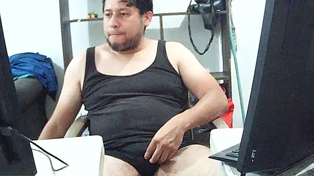 simpatico1000 online show from April 14, 2026, 11:43 pm