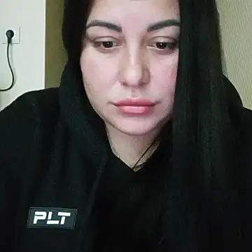 Snapshot of DaisyStreet chatting on October 21, 2025, 10:14 am DaisyStreet online show from October 21, 2025, 10:14 am