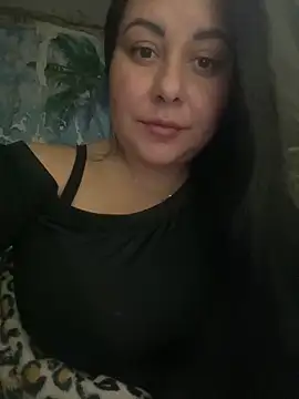 Snapshot of DaisyStreet chatting on November 20, 2025, 7:14 pm DaisyStreet online show from November 20, 2025, 7:14 pm