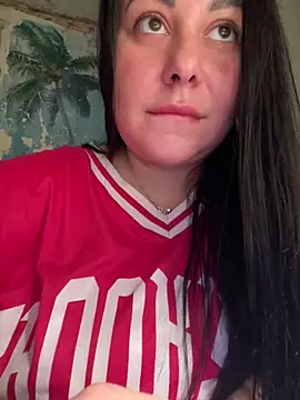 Snapshot of DaisyStreet chatting on November 23, 2025, 11:04 pm DaisyStreet online show from November 23, 2025, 11:04 pm