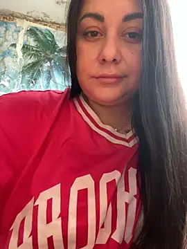 Snapshot of DaisyStreet chatting on November 23, 2025, 10:58 am DaisyStreet online show from November 23, 2025, 10:58 am