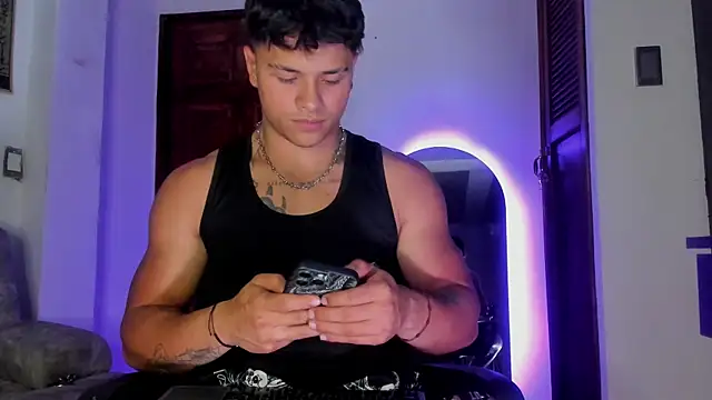 Snapshot of Dominic_Biker__ chatting on June 26, 2026, 4:07 am Dominic Biker online show from June 26, 2026, 4:07 am