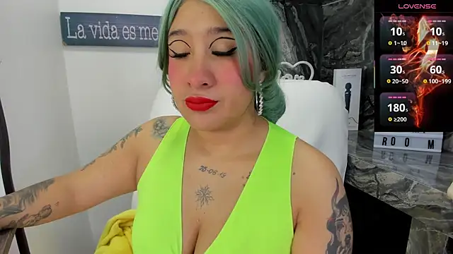 Snapshot of miss_danika chatting on December 3, 2025, 10:58 am miss danika online show from December 3, 2025, 10:58 am