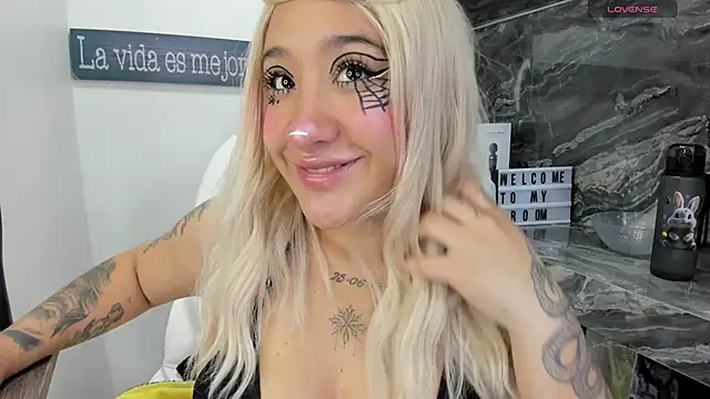 miss danika online show from October 29, 2025, 11:09 am