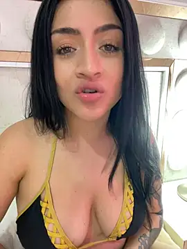 Snapshot of lucianaroy chatting on March 8, 2025, 9:17 am lucianaroy online show from March 8, 2025, 9:17 am