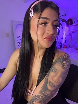 lucianaroy online show from October 28, 2025, 1:39 am