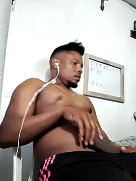 hugo3918  online show from May 15, 2026, 10:46 am