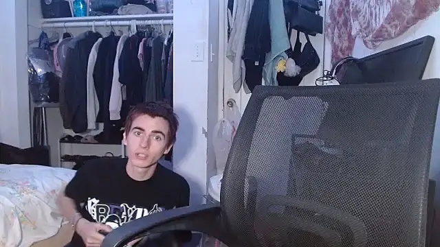 spicylaboi online show from December 29, 2024, 4:29 pm