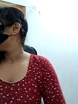 Snapshot of Ritusri_Dotta chatting on March 22, 2025, 2:37 am Ritusri Dotta online show from March 22, 2025, 2:37 am