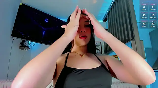 Ashlycuute online show from November 8, 2025, 6:28 am