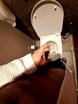 Elfucker77 online show from December 21, 2025, 1:02 pm