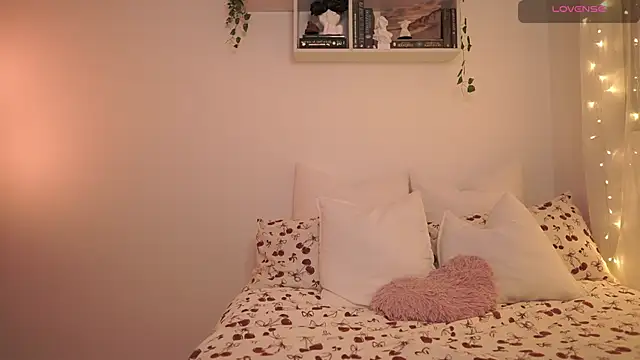 EmilyxRose - online show from February 2, 2025, 10:49 pm