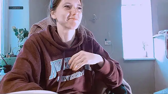 RosaJil online show from April 7, 2026, 2:08 pm