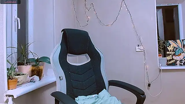 Snapshot of RosaJil chatting on December 2, 2025, 3:47 pm RosaJil online show from December 2, 2025, 3:47 pm