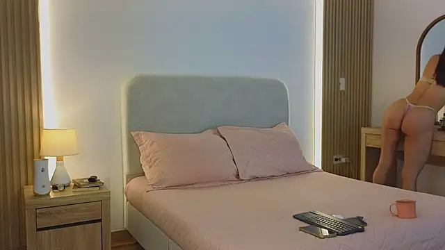 KristennBlue online show from March 6, 2026, 2:45 pm