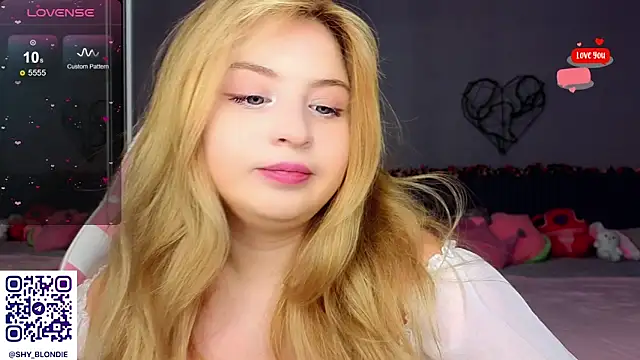 Snapshot of shy_blondiee chatting on January 23, 2025, 10:33 pm shy blondiee online show from January 23, 2025, 10:33 pm
