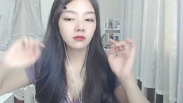 Jenny-Z online show from April 12, 2026, 2:04 am