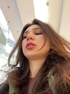 QuitieLia online show from January 17, 2025, 8:13 am