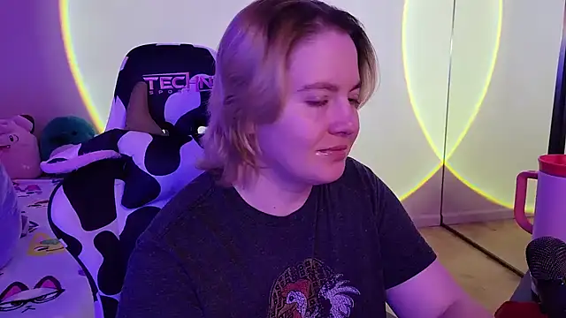 InternetFairy XO online show from January 29, 2025, 7:11 pm