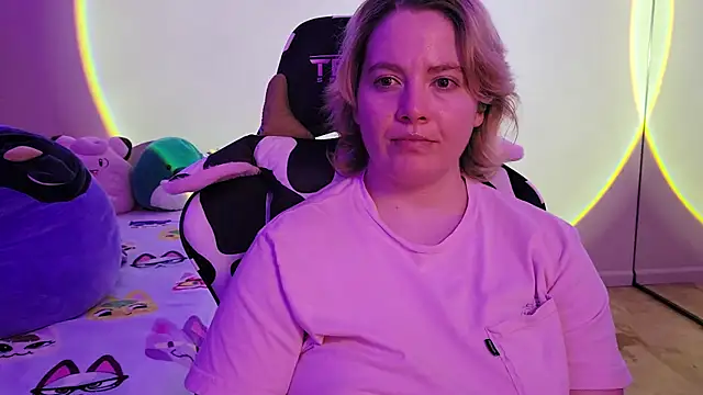 InternetFairy XO online show from January 31, 2025, 9:27 am