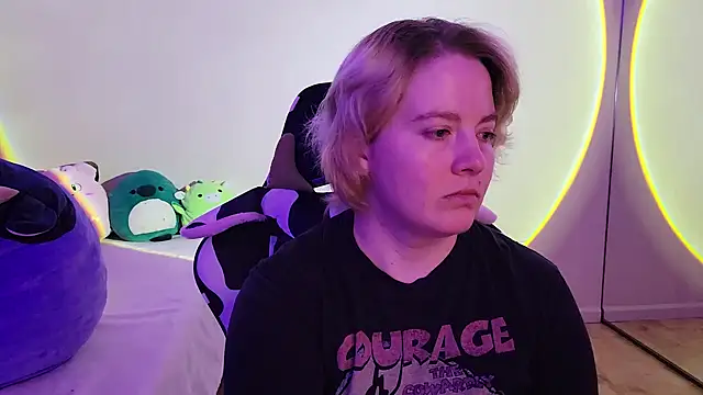 InternetFairy XO online show from December 17, 2024, 4:32 pm