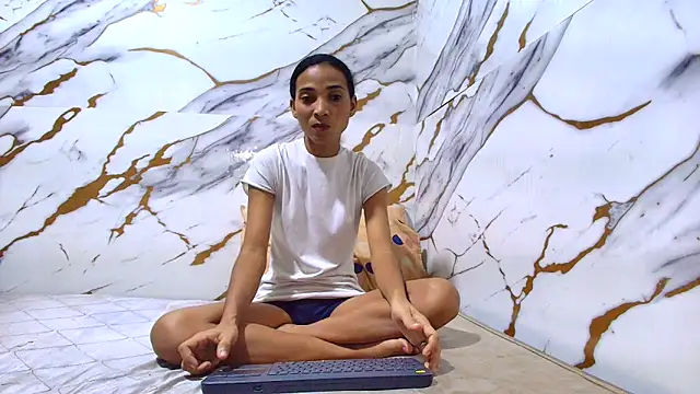 luciana daza online show from March 3, 2026, 7:43 pm