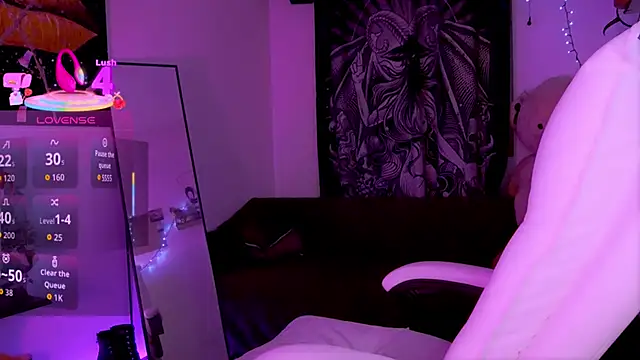 LusciousAlice online show from April 13, 2026, 9:19 pm