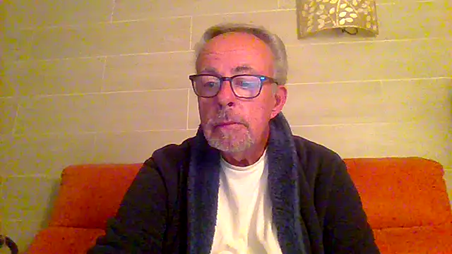 tuggy59 online show from December 5, 2025, 2:43 am