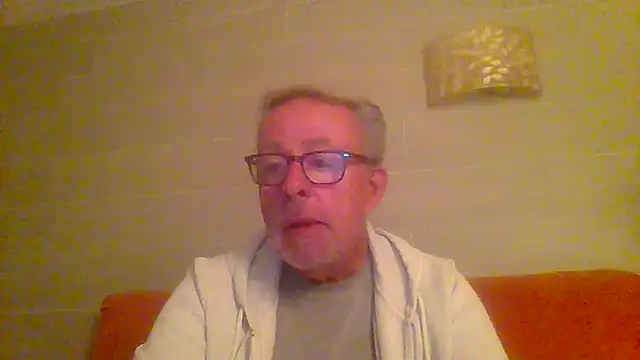 tuggy59 online show from April 14, 2026, 4:06 am