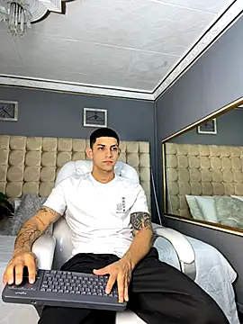 Snapshot of Alex_cute77 chatting on September 13, 2025, 11:54 am Alex cute77 online show from September 13, 2025, 11:54 am