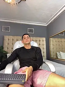 Snapshot of Alex_cute77 chatting on September 22, 2025, 2:56 pm Alex cute77 online show from September 22, 2025, 2:56 pm