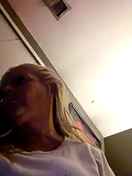 Snapshot of Southern_Bella chatting on September 25, 2025, 12:49 am Southern Bella online show from September 25, 2025, 12:49 am