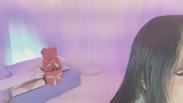 lili taylor online show from September 28, 2025, 11:06 am