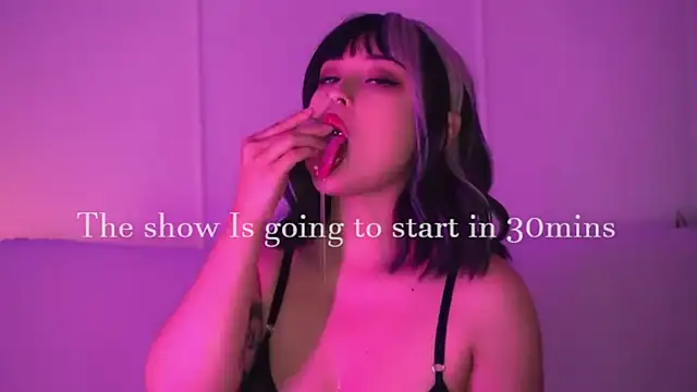 Snapshot of Gloomydoll chatting on July 1, 2026, 9:04 pm Gloomydoll online show from July 1, 2026, 9:04 pm