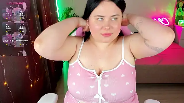 Snapshot of Akemi_BBW chatting on November 15, 2025, 7:07 pm Akemi BBW online show from November 15, 2025, 7:07 pm