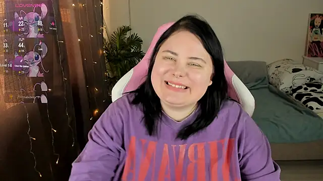 Snapshot of Akemi_BBW chatting on November 24, 2025, 5:29 am Akemi BBW online show from November 24, 2025, 5:29 am