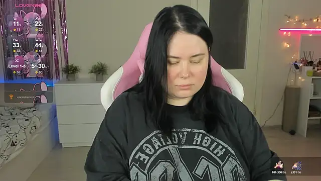 Snapshot of Akemi_BBW chatting on June 15, 2026, 10:04 am Akemi BBW online show from June 15, 2026, 10:04 am