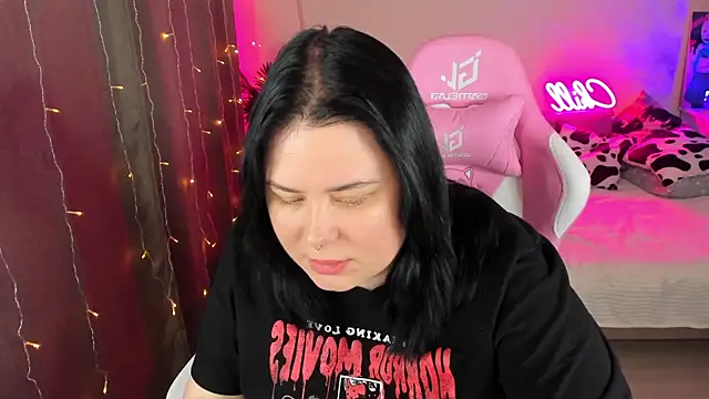 Snapshot of Akemi_BBW chatting on November 2, 2025, 4:45 pm Akemi BBW online show from November 2, 2025, 4:45 pm