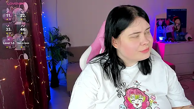 Snapshot of Akemi_BBW chatting on November 13, 2025, 3:49 pm Akemi BBW online show from November 13, 2025, 3:49 pm