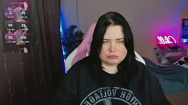 Snapshot of Akemi_BBW chatting on November 26, 2025, 4:56 am Akemi BBW online show from November 26, 2025, 4:56 am