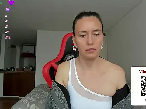 Snapshot of zoe_jeane_beker chatting on May 13, 2026, 6:37 pm zoe jeane beker online show from May 13, 2026, 6:37 pm