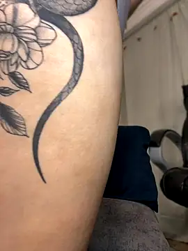 kaoticblue  online show from December 4, 2025, 11:26 pm