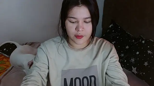 zoe adhara online show from November 4, 2025, 7:39 pm