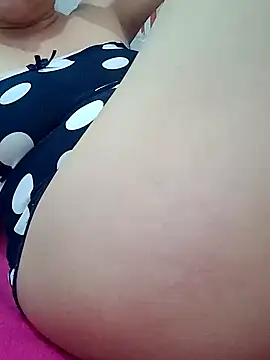 Snapshot of _Bella_Candy_ chatting on December 18, 2024, 11:40 pm Bella Candy online show from December 18, 2024, 11:40 pm