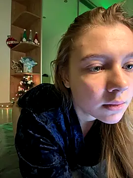 Snapshot of freiiaflower chatting on December 2, 2025, 4:41 pm freiiaflower online show from December 2, 2025, 4:41 pm