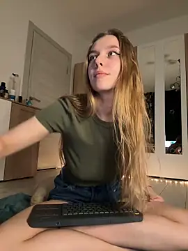 Snapshot of freiiaflower chatting on March 15, 2025, 7:16 pm freiiaflower online show from March 15, 2025, 7:16 pm